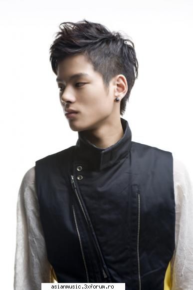 nume: hwang doo hwan / - 30 ianuarie, 1994 ( 16 ani vocalist principal hwang doo hwan