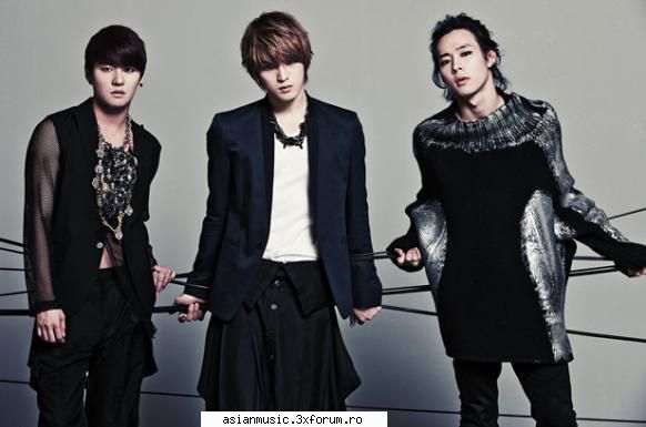 jyj ( cunoscuti ca in japonia ) este o trupa formata din trei membri ai trupei tvxq: hero jaejoong,