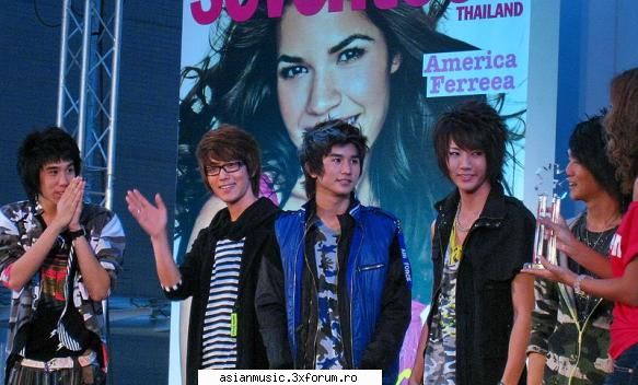 k-otic este un grup pop thailandez format din 5 membrii. grupul a debutat cu melodia 